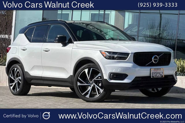 2022 Volvo XC40 R-Design AWD photo