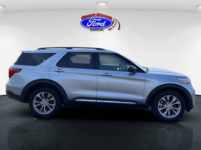 2021 Ford Explorer XLT 4WD photo