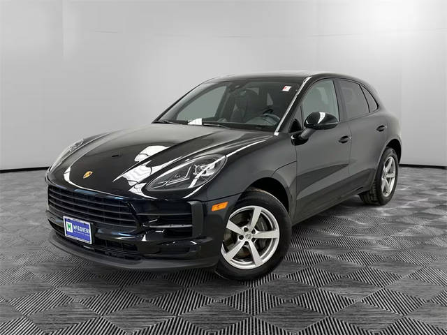 2021 Porsche Macan  AWD photo
