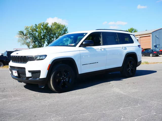 2021 Jeep Grand Cherokee L Altitude 4WD photo