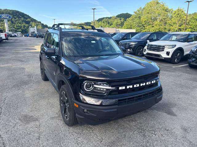 2021 Ford Bronco Sport Outer Banks 4WD photo