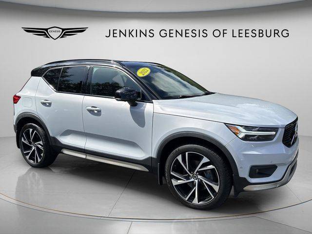2022 Volvo XC40 R-Design AWD photo