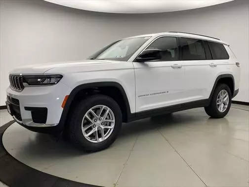 2021 Jeep Grand Cherokee L Laredo 4WD photo