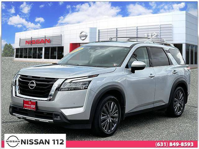 2022 Nissan Pathfinder SL 4WD photo