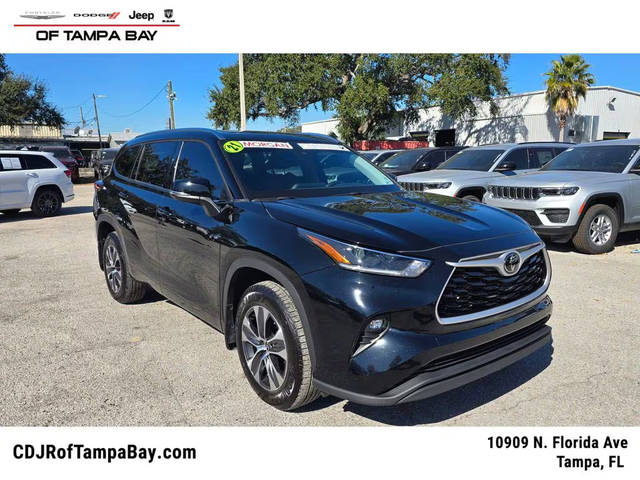 2021 Toyota Highlander XLE AWD photo