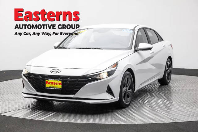 2022 Hyundai Elantra SEL FWD photo