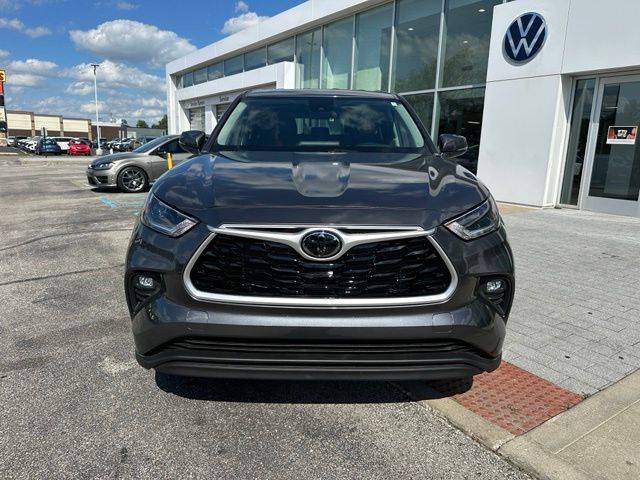 2021 Toyota Highlander LE FWD photo