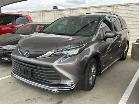 2021 Toyota Sienna XLE FWD photo