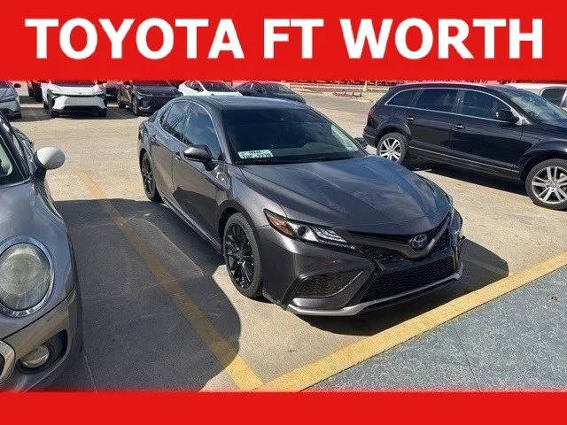 2022 Toyota Camry Hybrid XSE FWD photo