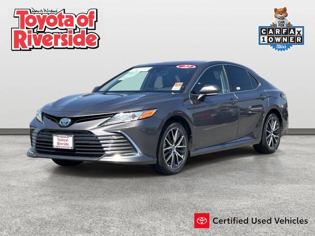 2022 Toyota Camry Hybrid XLE FWD photo