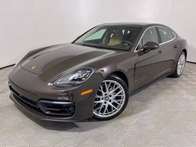 2022 Porsche Panamera 4 AWD photo