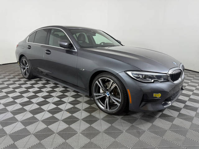 2022 BMW 3 Series 330e RWD photo
