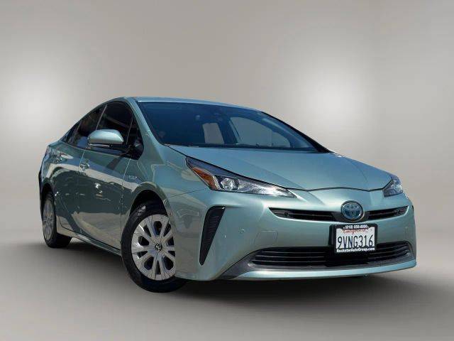 2020 Toyota Prius LE FWD photo