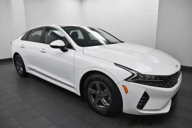 2022 Kia K5 LX FWD photo