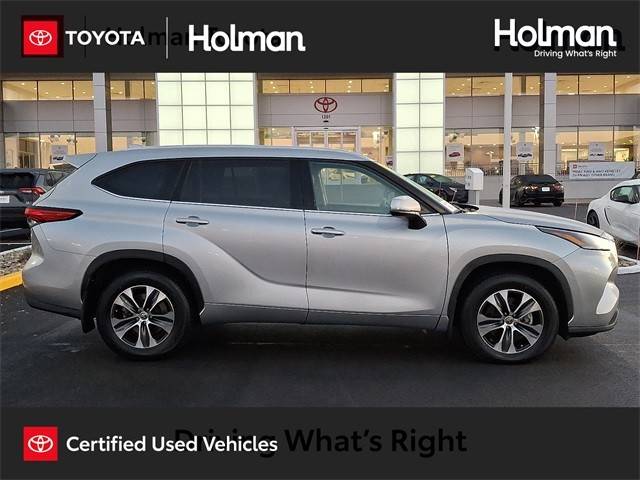 2021 Toyota Highlander XLE AWD photo