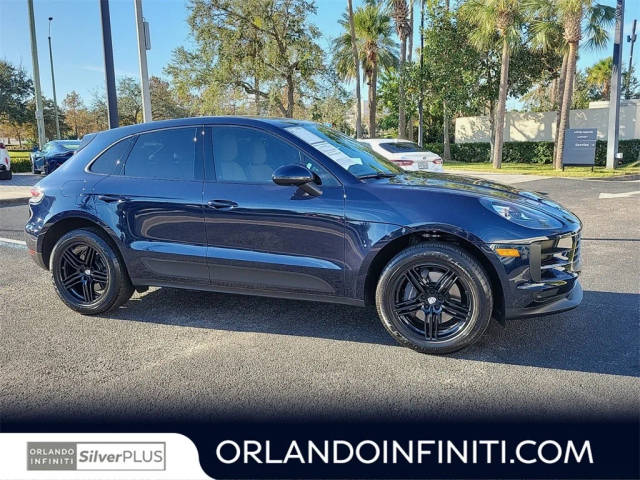 2021 Porsche Macan  AWD photo