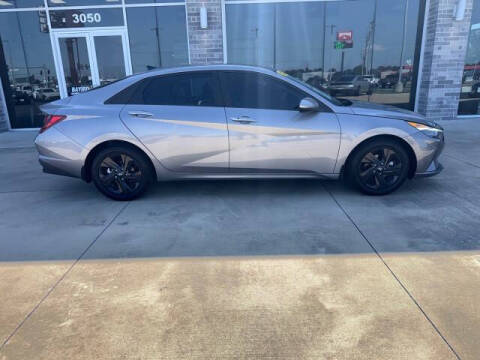 2022 Hyundai Elantra SEL FWD photo