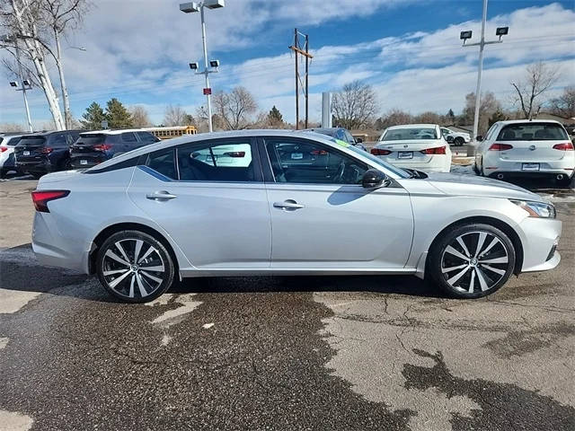 2021 Nissan Altima 2.5 SR AWD photo