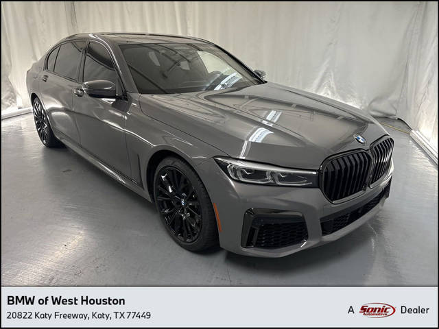 2022 BMW 7 Series 740i RWD photo