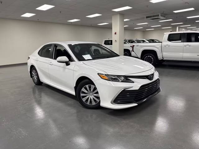 2022 Toyota Camry Hybrid LE FWD photo