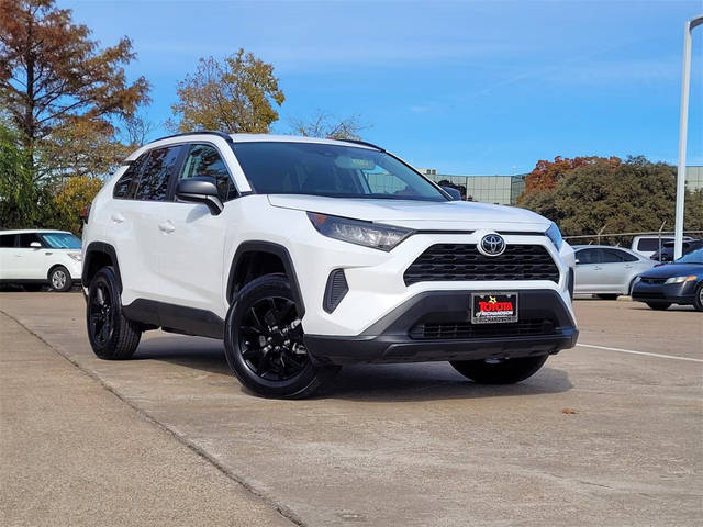 2021 Toyota RAV4 LE FWD photo