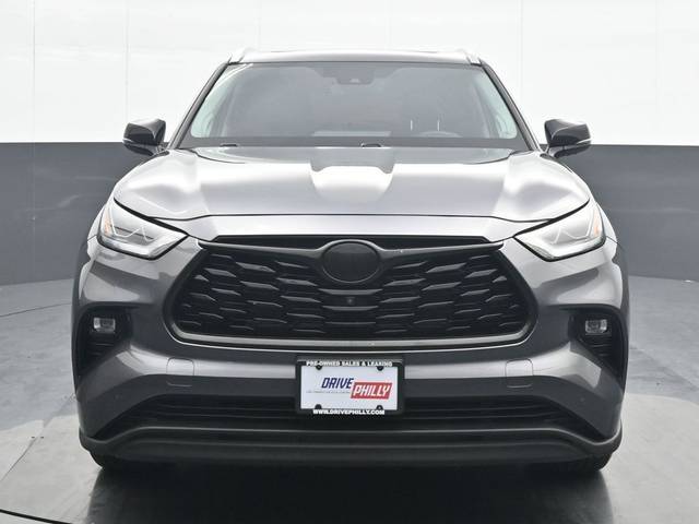 2021 Toyota Highlander Hybrid Limited AWD photo