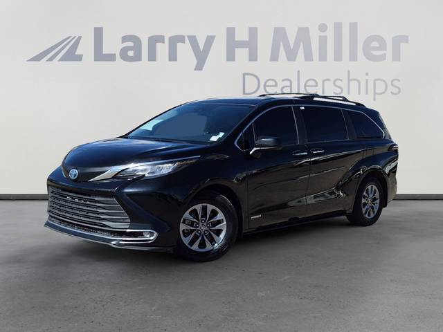 2021 Toyota Sienna XLE FWD photo