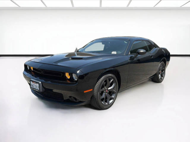 2018 Dodge Challenger SXT RWD photo