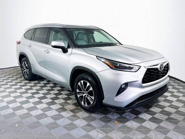 2021 Toyota Highlander XLE FWD photo