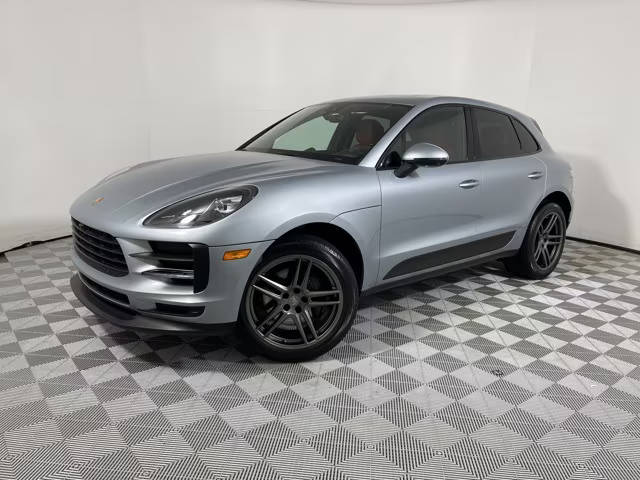 2021 Porsche Macan  AWD photo