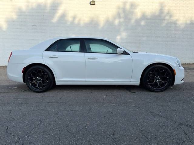2019 Chrysler 300 300S RWD photo