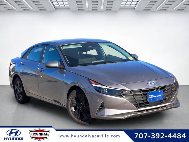 2022 Hyundai Elantra SEL FWD photo