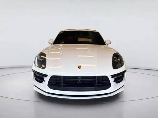 2021 Porsche Macan Turbo AWD photo