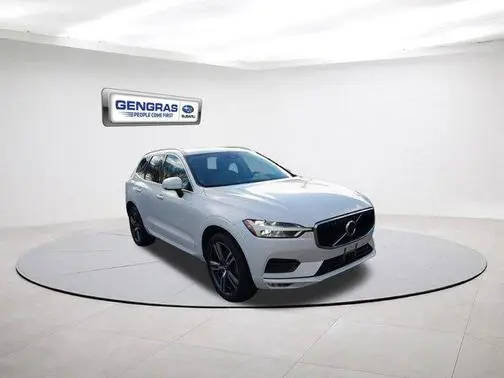 2021 Volvo XC60 Momentum AWD photo