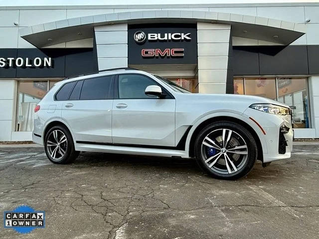 2022 BMW X7 M50i AWD photo