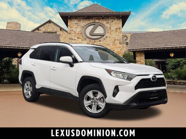 2021 Toyota RAV4 XLE FWD photo