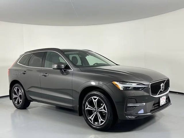 2022 Volvo XC60 Momentum AWD photo