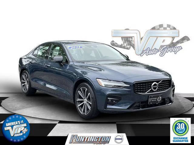 2022 Volvo S60 Momentum FWD photo