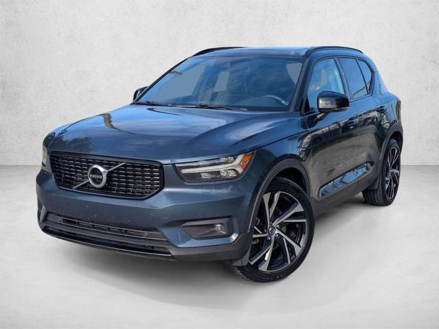 2022 Volvo XC40 R-Design AWD photo