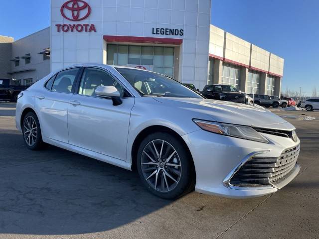 2022 Toyota Camry Hybrid XLE FWD photo