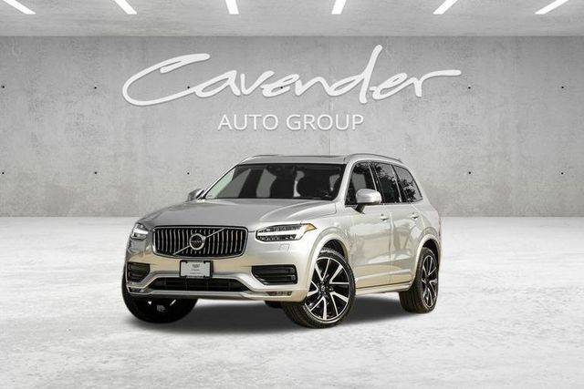 2022 Volvo XC90 Momentum AWD photo