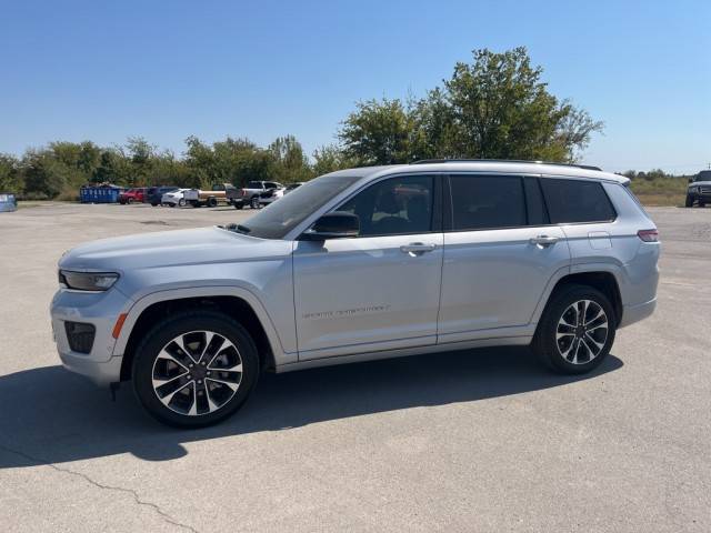 2021 Jeep Grand Cherokee L Overland 4WD photo