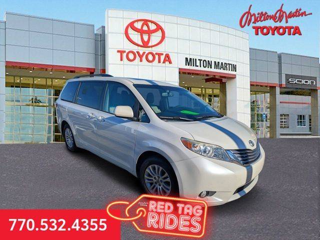 2015 Toyota Sienna XLE FWD photo