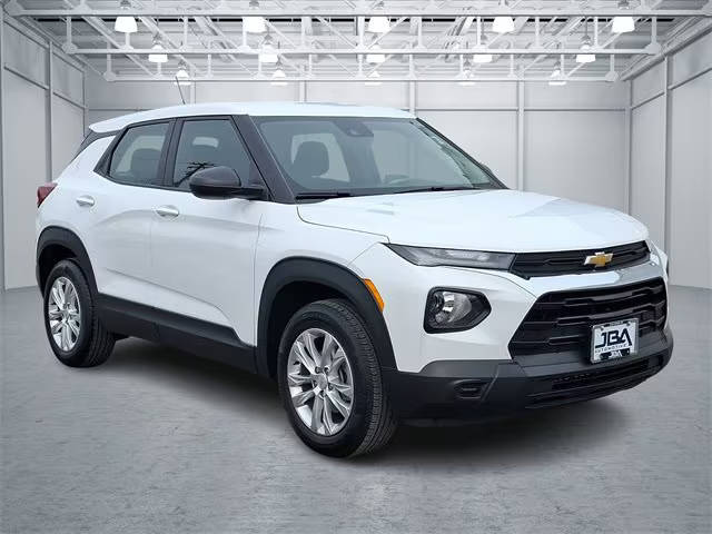 2022 Chevrolet TrailBlazer LS AWD photo