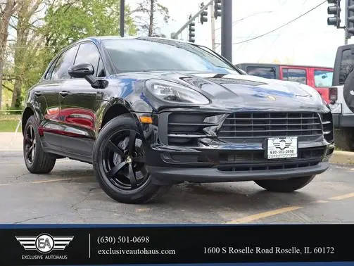 2021 Porsche Macan  AWD photo