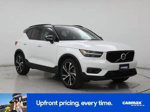 2022 Volvo XC40 R-Design FWD photo