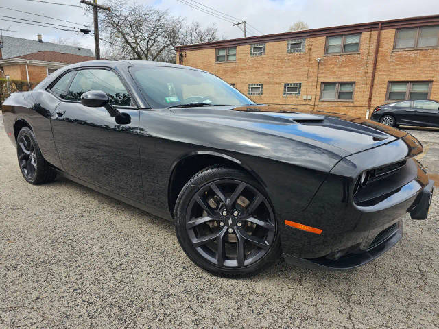2021 Dodge Challenger SXT RWD photo