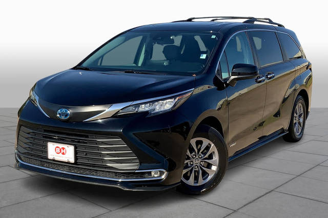 2021 Toyota Sienna XLE FWD photo