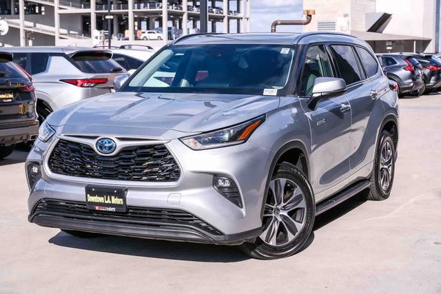 2021 Toyota Highlander Hybrid XLE FWD photo