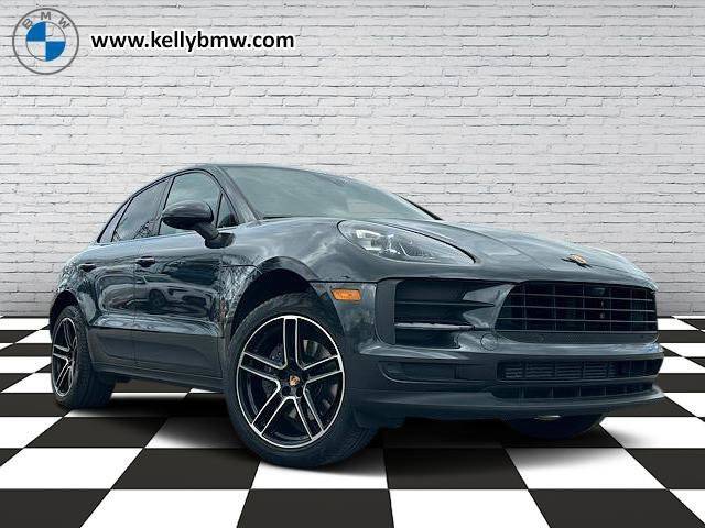 2021 Porsche Macan  AWD photo
